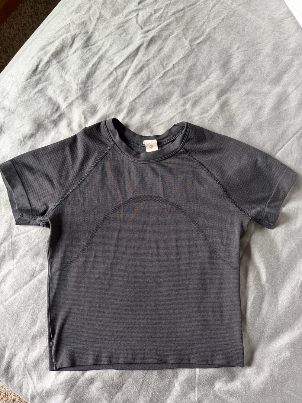 lululemon athletica Women's Black Short Sleeve Crop Top